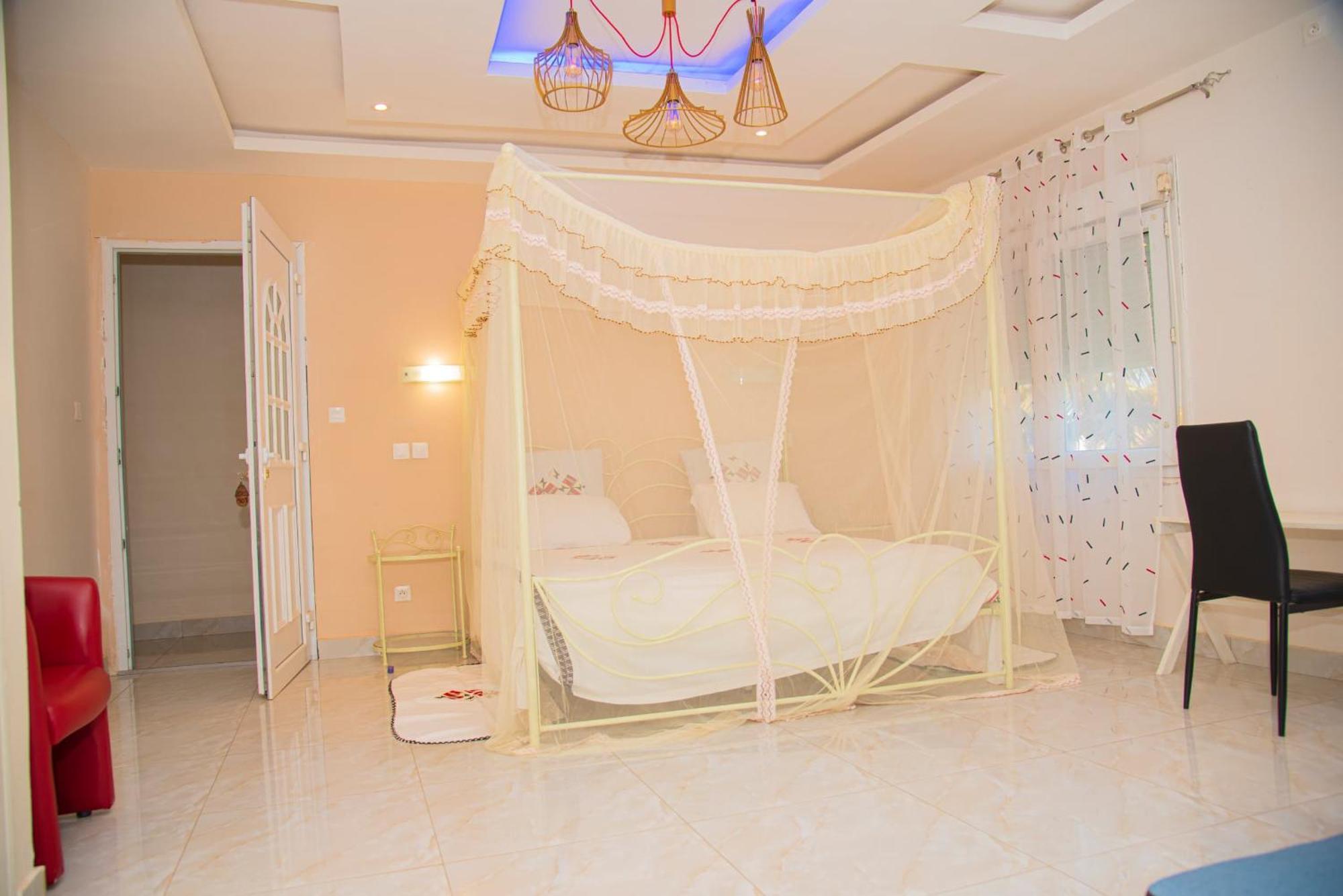 Chambres D'Hotes Villa Luciana Saly Luaran gambar